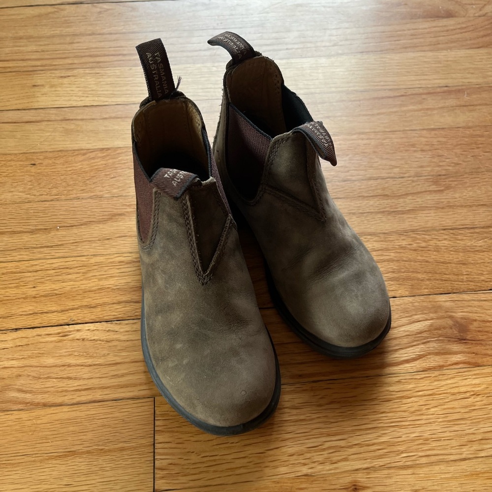 Kids blundstone boots US 12